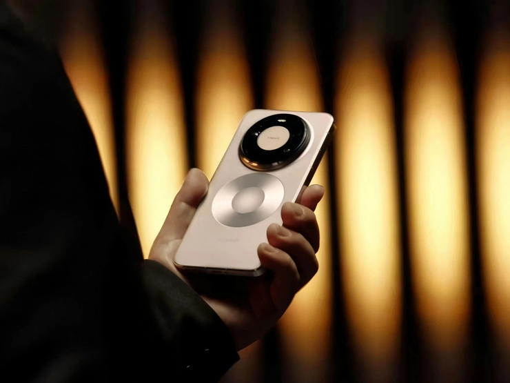 老板在南极潇洒，员工在公司加班！俞敏洪发全员信被员工吐槽；刘强东：京东点评永不商业化，不能什么都只看钱；小鹏汽车第四季度有望盈利