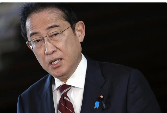 高市早苗遭“亲信背刺”，防卫大臣小泉进次郎公开支持“无核三原则”