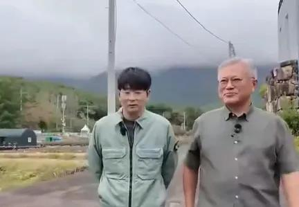 72岁文在寅转型带货博主，每周出镜推荐好书，成韩国首位当博主的前总统