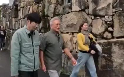 72岁文在寅转型带货博主，每周出镜推荐好书，成韩国首位当博主的前总统