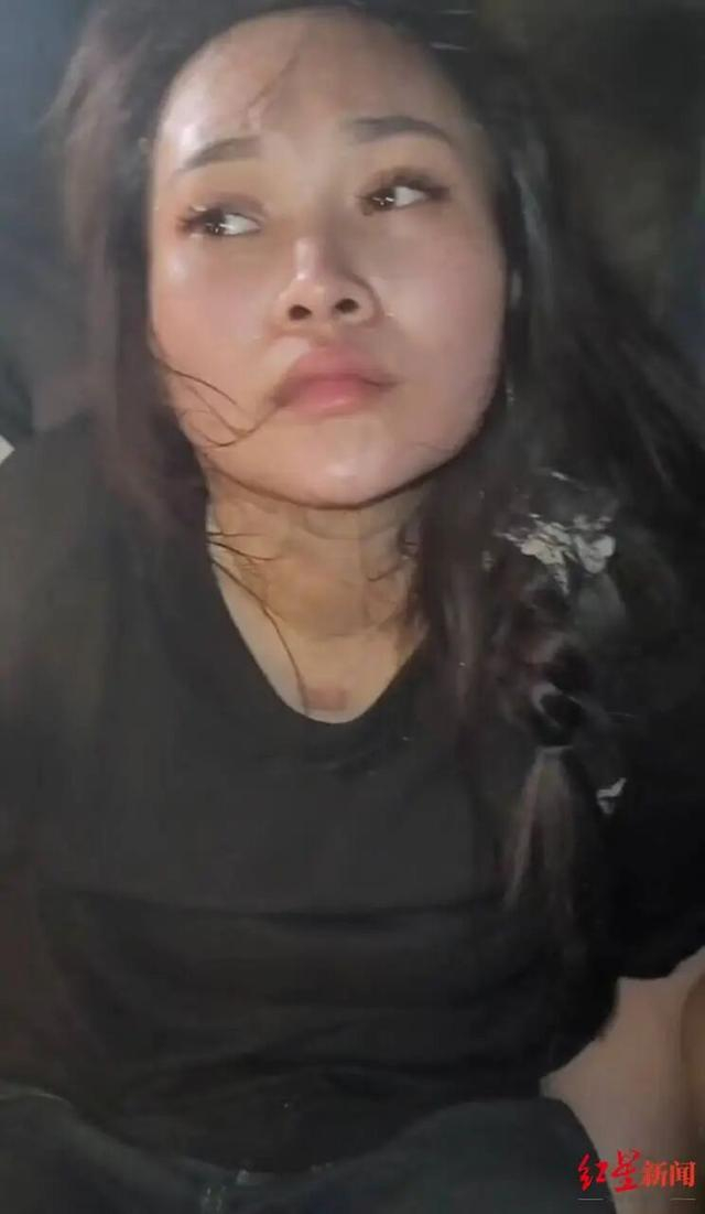 柬埔寨记者因触碰女嫌犯脸遭终身禁业