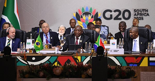 压倒性通过！破例首日表决，美国这下真破防了