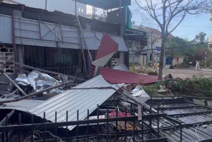 越南近期洪水与山体滑坡已致90人死亡