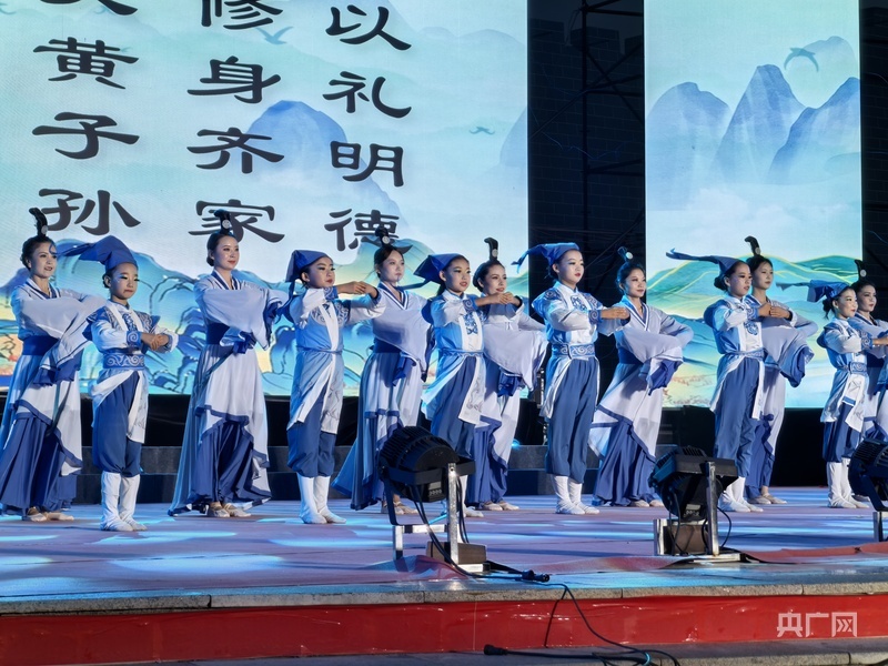 吸引超30万选手!“中华经典诵读大会”(第三季)报名结束 评审工作全面启动