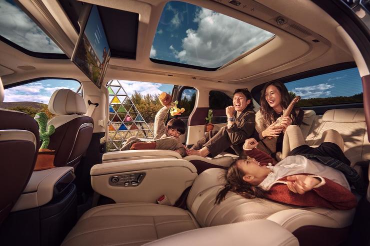 小鹏汽车达成百万台整车下线，小鹏 X9 超级增程领衔登陆广州车展， 「 剪腿版」全新一代 IRON 、 汇天陆地航母同台闪耀