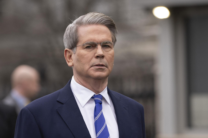 美财长：特朗普“极有可能”在年底前提名新美联储主席