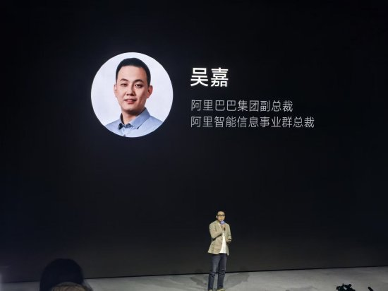 曝谷歌重启AI眼镜，最快明年四季度发布；俞敏洪真是「铁公鸡」？东方甄选人均年薪83万；李斌谈行业AI布局：蔚来会聚焦做好汽车产品