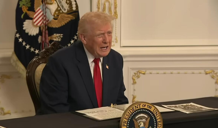 特朗普再提增购B-2，称其“不可思议、完全隐形”