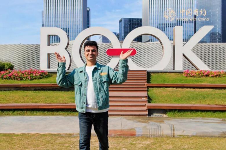 【中国有约】不像书城,更像文化公园!国际友人漫步深圳“湾区之眼”感受“书香中国”