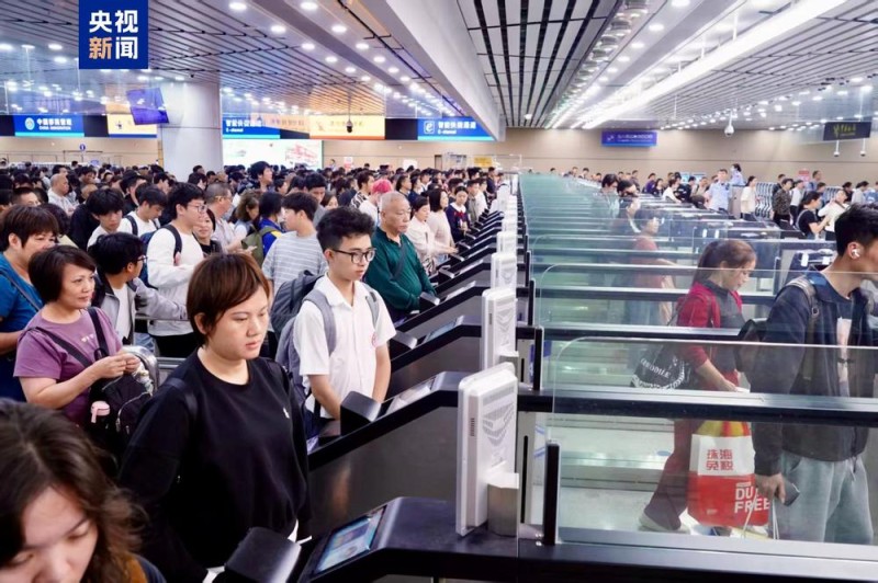 拱北口岸智能快捷通道一年来查验旅客超2500万人次