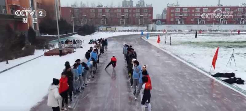 依托冰雪优势开展特色体育活动 学生在运动中享受冬季乐趣