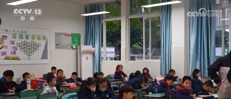 多元尝试打造快乐假期 “托底+协同”满足学生多样需求 | 多视角观察首个“秋假”↓