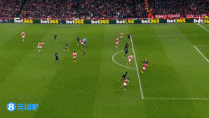 5战全胜登顶！阿森纳3-1力克拜仁 廷伯小马丁破门诺伊尔超巨失误