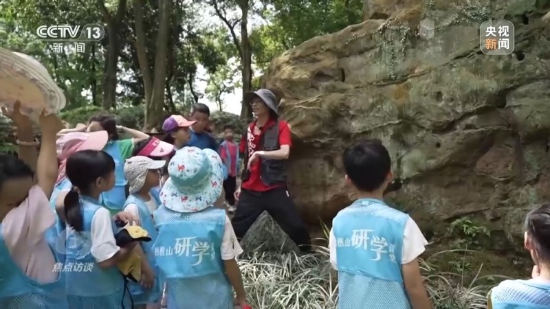 焦点访谈丨娃放春秋假 爸妈不在家?看各地“花式托管”接住焦虑