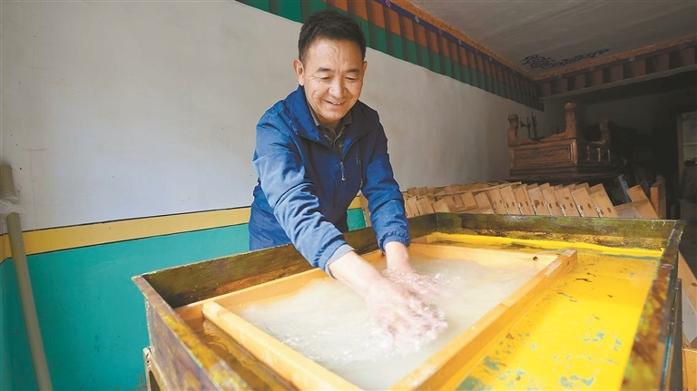 千年技艺焕新生 传承赋能惠民生――记唐加乡直贡嘎秀藏纸