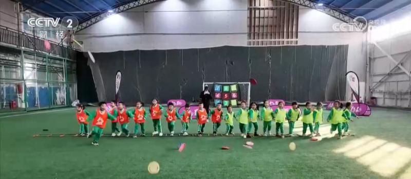 “冰雪假期”催热冬季游 “交通畅行+惠民礼包”激发文旅消费热潮