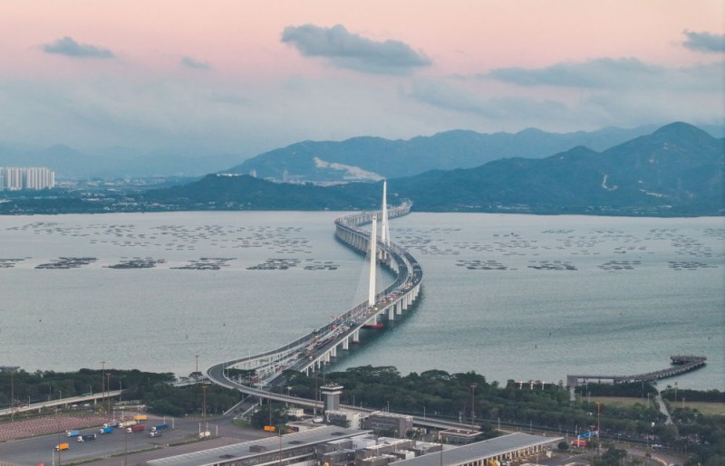 大看台|通讯:42.195公里,见深港情长