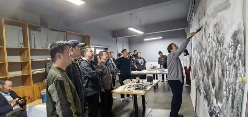 以笔墨铸时代风骨 用绘画助文化发展――北派山水艺术中心画家湖南采风创作行