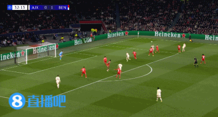 欧冠首胜！本菲卡2-0送阿贾克斯5连败 达尔6分钟闪击巴列罗破门