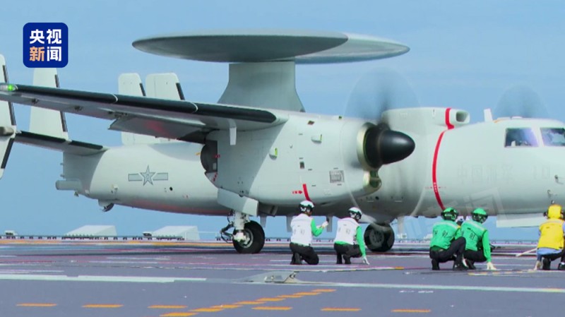 视频丨福建舰入列后首次海上实兵训练 多型舰载机亮相