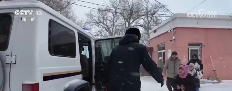 冷空气频繁影响我国各地 多方联动“攥指成拳”清冰除雪保畅通