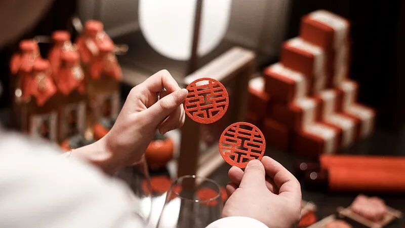 看丹观察丨“拦婚车索烟”6人被处罚！网友：别拿习俗当遮羞布