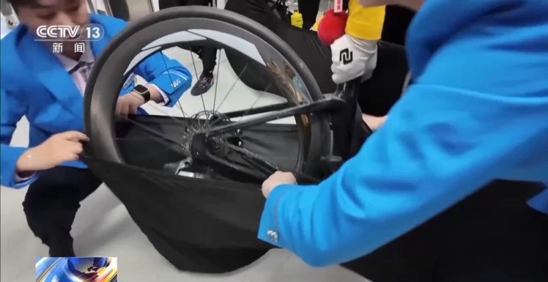 视频丨自行车能上地铁了!深圳地铁试点开通“人车同行”骑行友好服务