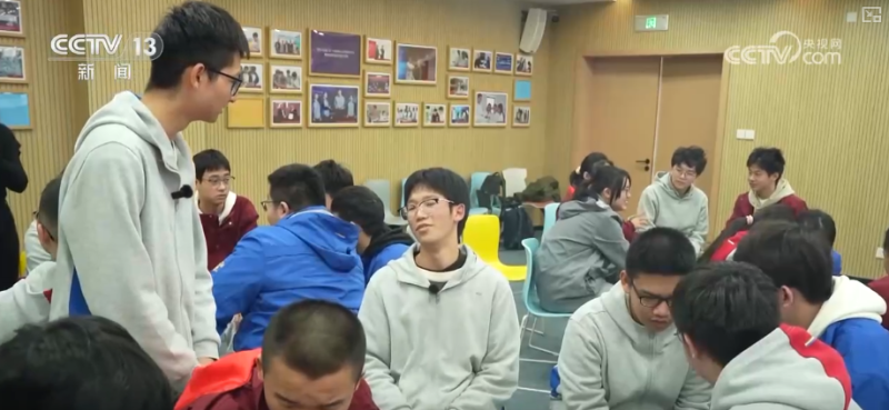 多元尝试打造快乐假期 “托底+协同”满足学生多样需求 | 多视角观察首个“秋假”↓