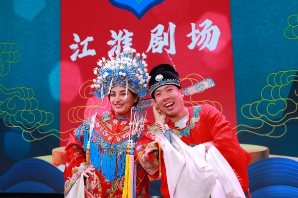 【2025打卡中国】淮安收官:“探汉王陵”感汉风磅礴 “赏黄梅戏”品人文鲜活 【2025打卡中国】淮安收官:“探汉王陵”感汉风磅礴 “赏黄梅戏”品人文鲜活