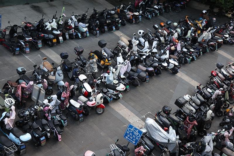 电动车与机动车发生事故 责任如何划分？最高法征求意见