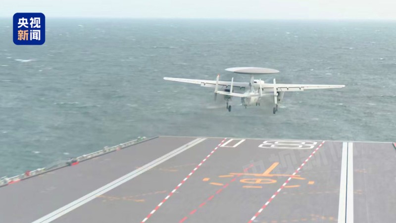 视频丨福建舰入列后首次海上实兵训练 多型舰载机亮相