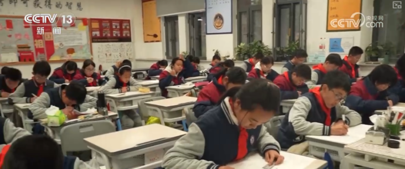 多元尝试打造快乐假期 “托底+协同”满足学生多样需求 | 多视角观察首个“秋假”↓