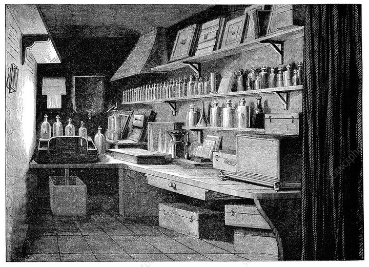 一个世纪后，我们终于人人都能拍照了