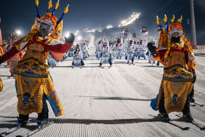 财经聚焦|各大滑雪场陆续开板 冰雪经济持续升温