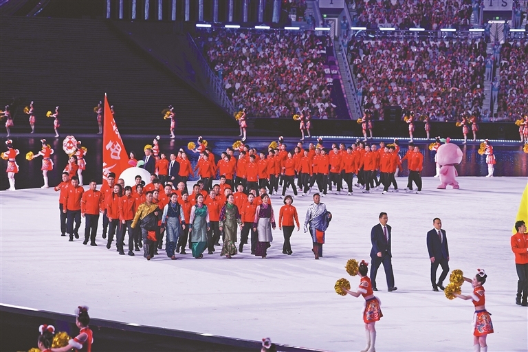 雪域健儿逐梦大湾区――西藏自治区代表团亮相十五运会开幕式侧记