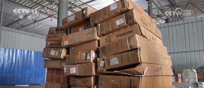 科技赋能快递业跑出“加速度” “小包裹”见证经济“大活力”