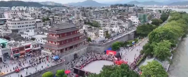 体育搭台、文化唱戏,焕新颜!“中华战舞”引客来 古城旅游经济热力十足