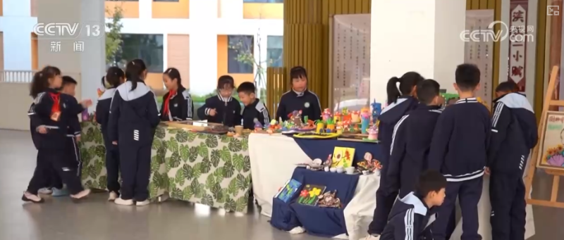 多元尝试打造快乐假期 “托底+协同”满足学生多样需求 | 多视角观察首个“秋假”↓