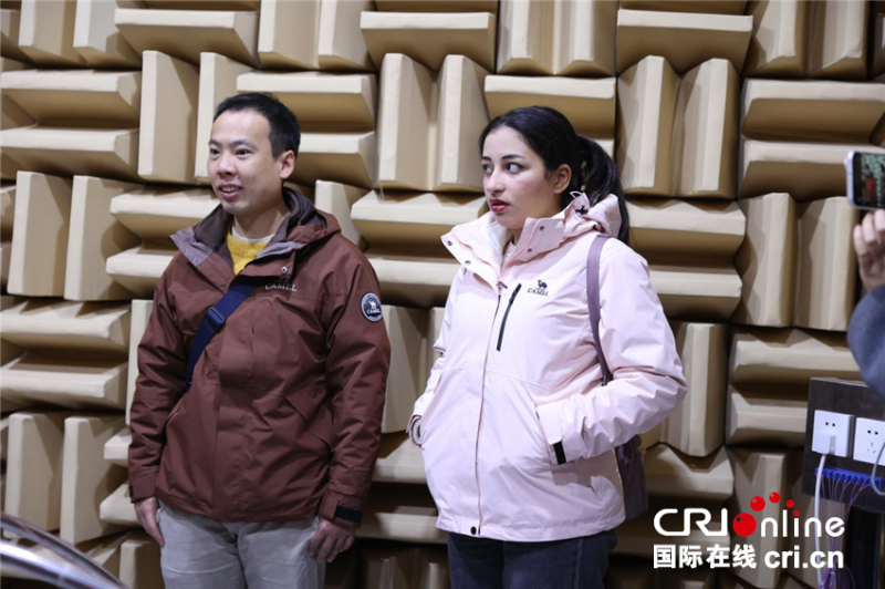 【2025打卡中国】商丘民权有多“冷”?外国网红在这里找到了一条百亿“热”链! 【2025打卡中国】商丘民权有多“冷”?外国网红在这里找到了一条百亿“热”链!