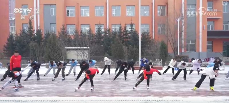 依托冰雪优势开展特色体育活动 学生在运动中享受冬季乐趣