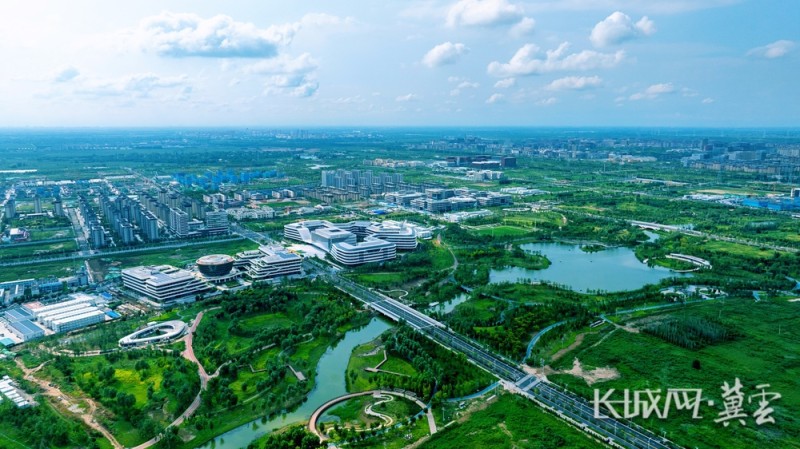 中国星网雄安新区办公大楼远眺。雄安新区宣传网信局供图 薛志勇 摄 雄安,一座现代化新城正拔节生长