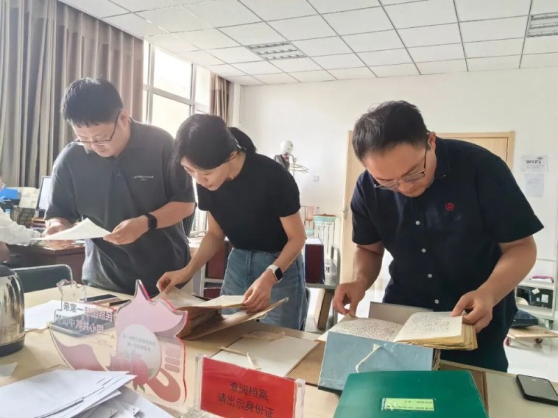 中国新闻奖诞生记 | 《阿门其日格的树》是如何“种”成的