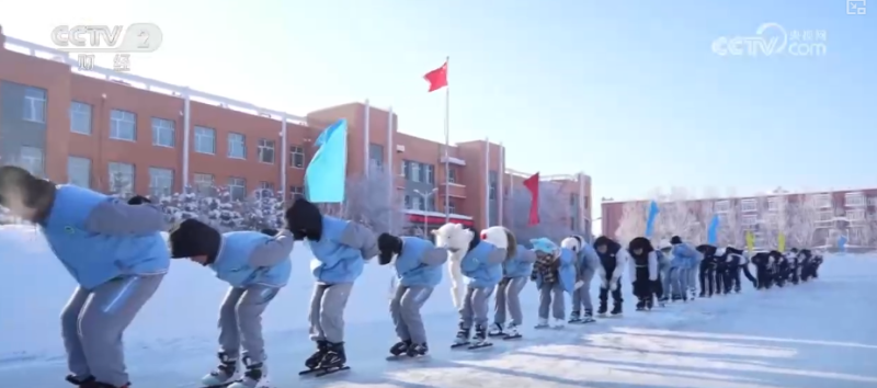 依托冰雪优势开展特色体育活动 学生在运动中享受冬季乐趣