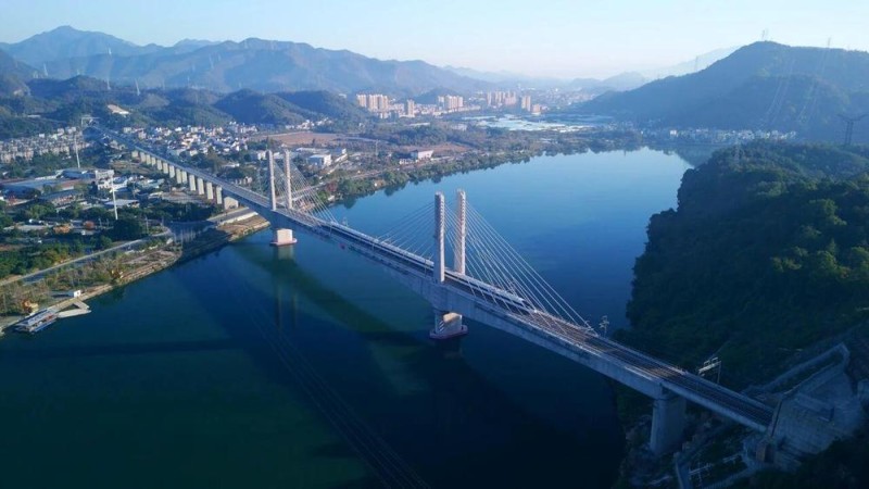 杭衢高铁，今起试运行！