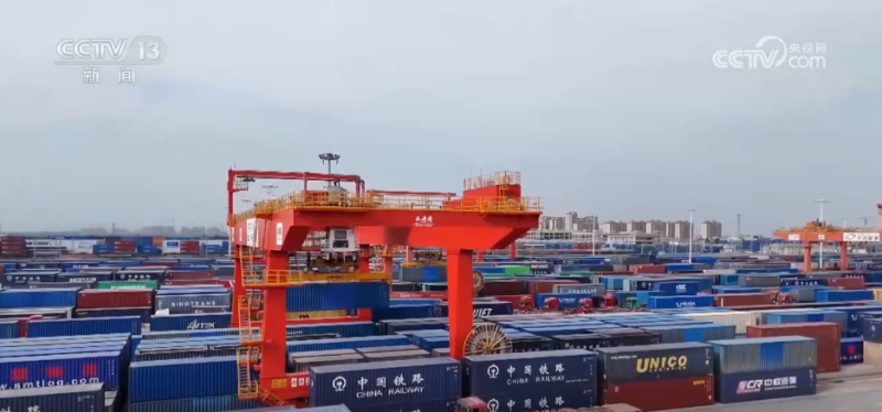 迈向“十五五”美丽图景・一线见闻 | “硬核”支撑发力 “钢铁驼队”加速启程