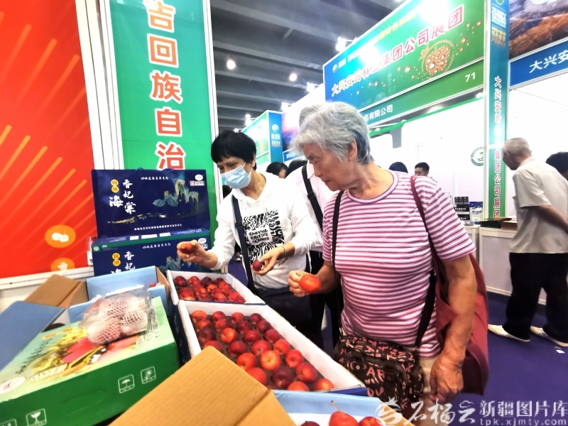 奋进的新疆・我们的“十四五”丨天山果香飘万里