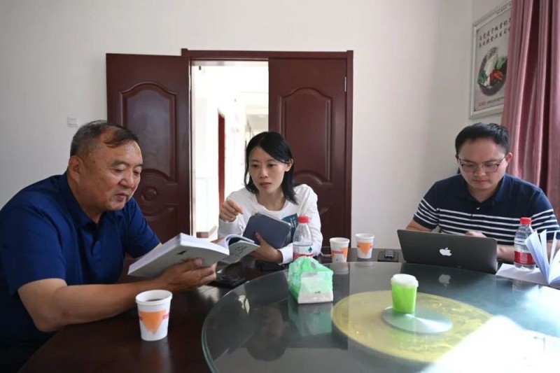 中国新闻奖诞生记 | 《阿门其日格的树》是如何“种”成的