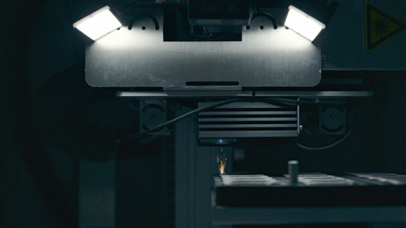 一撮钛粉末，如何变成 Apple Watch 最复杂的金属结构？｜独家专访