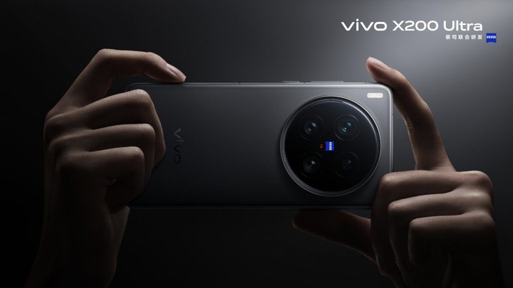 苹果推出大折叠,影像集体上大底,2026 将是手机的「大」年