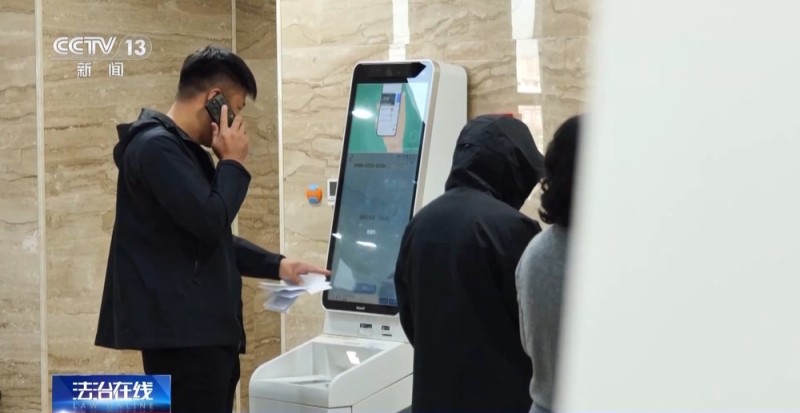 法治在线丨患者挂不上VS黄牛囤不少 起底恶意抢号黑色利益链→